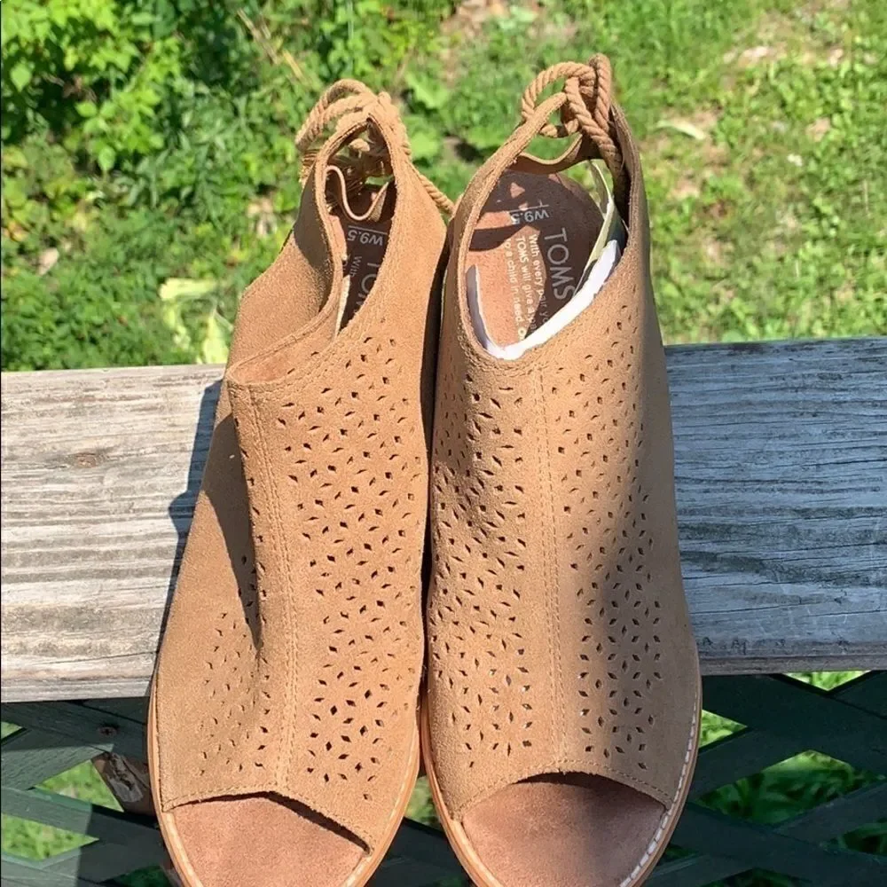 Toms Cork Heeled Open toe  Sz 9.5W New